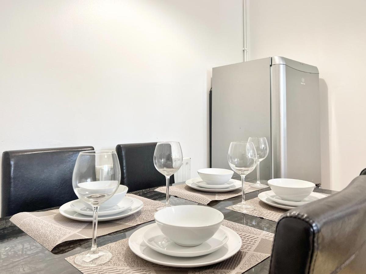 Last-minute Secure L Exclusive Deals On 2 Double Bedrooms - Weekly & Monthly - Sleeps 6 Lhofin Short Lets & Serviced Lägenhet *
