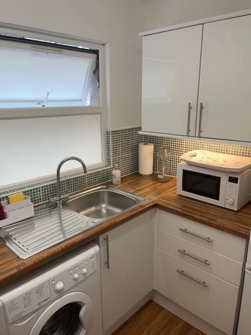 2 Bed Flat In Canning Town * London