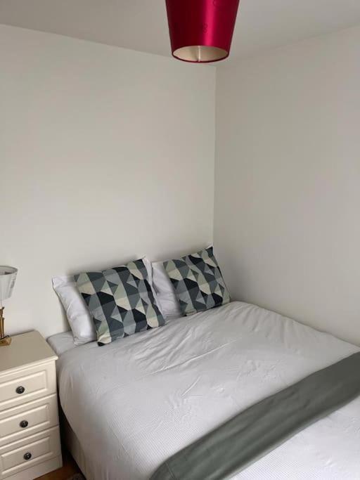 2 Bed Flat In Canning Town Apartment London