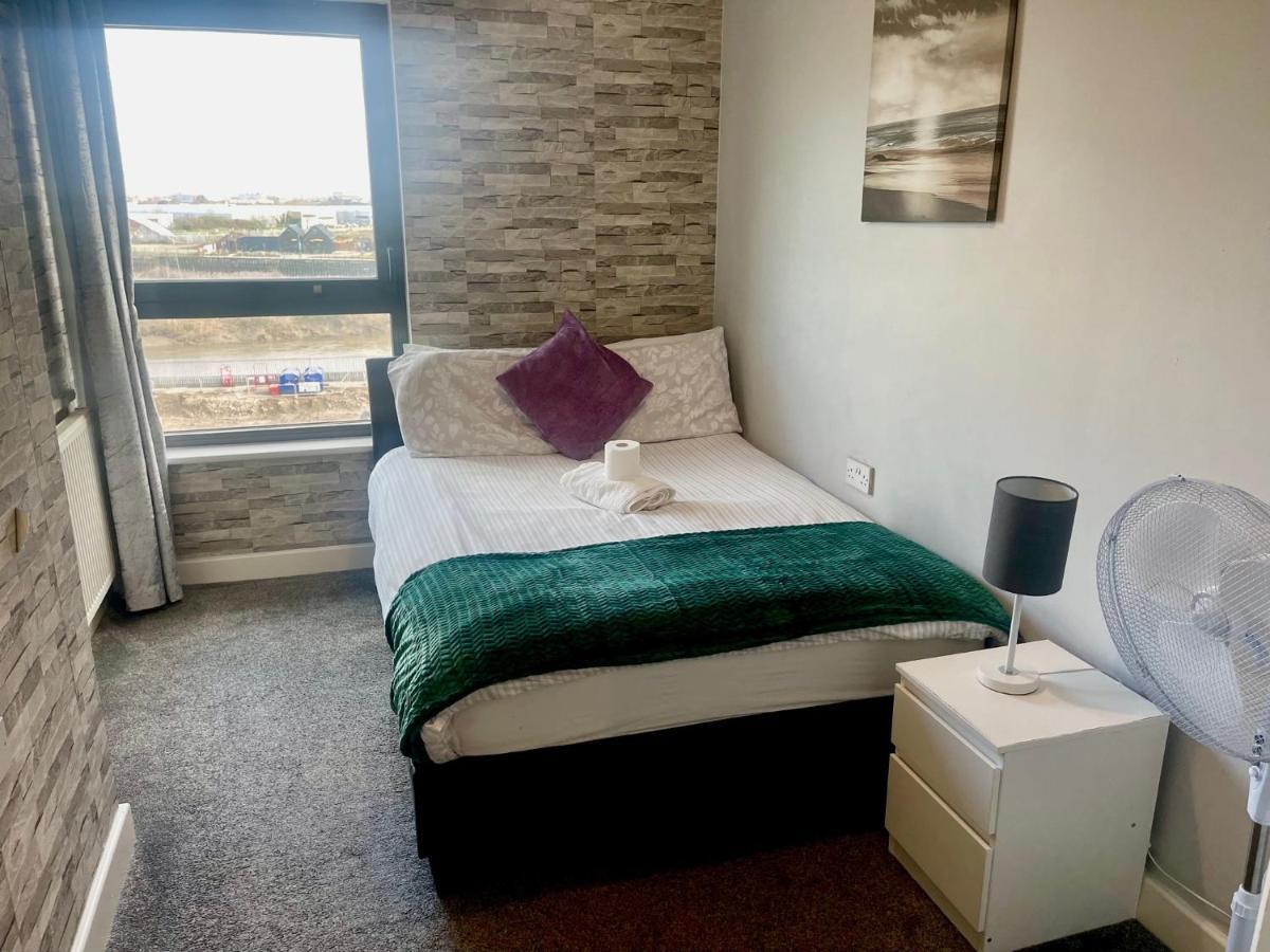Remo Near Canary Wharf & 02 Arena Apartment London