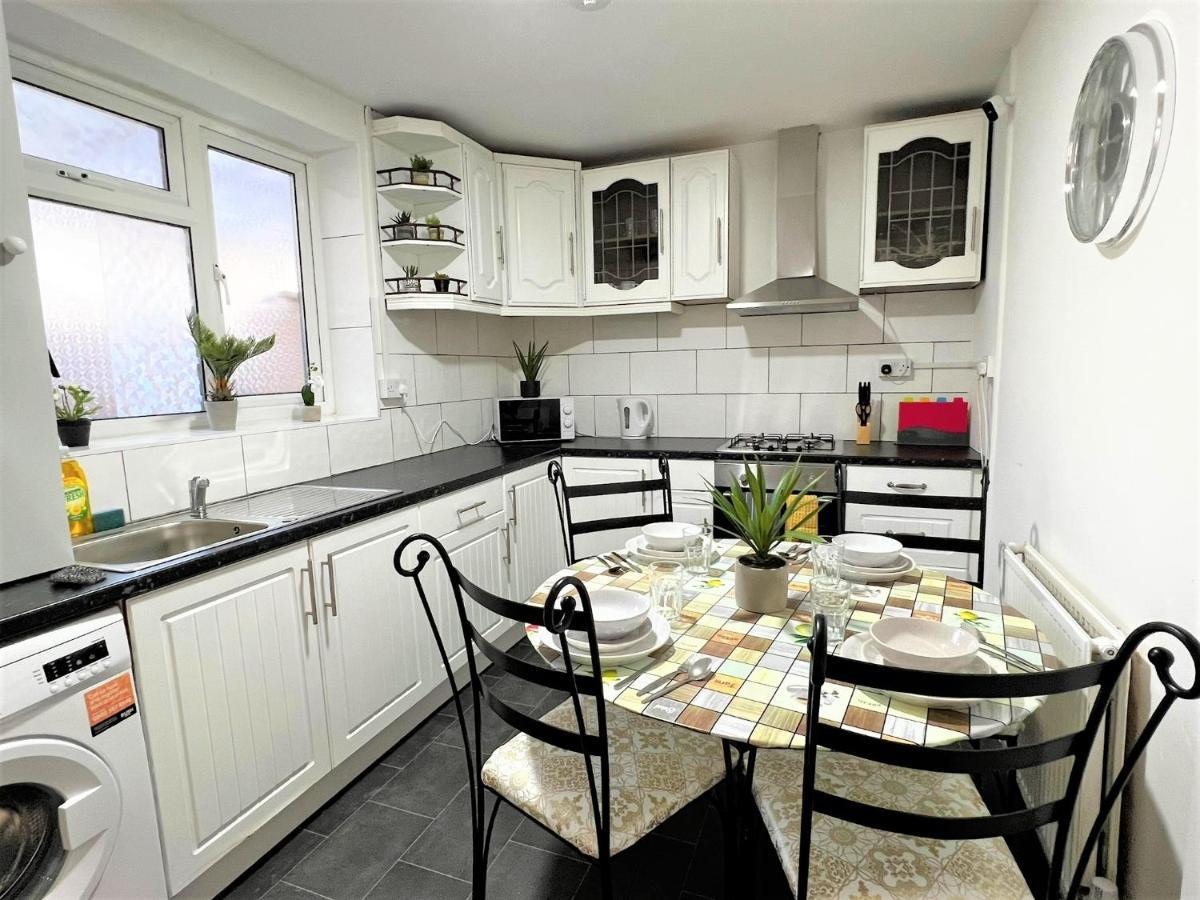 Stepney Comfy Double Bed 14 Pensionat *