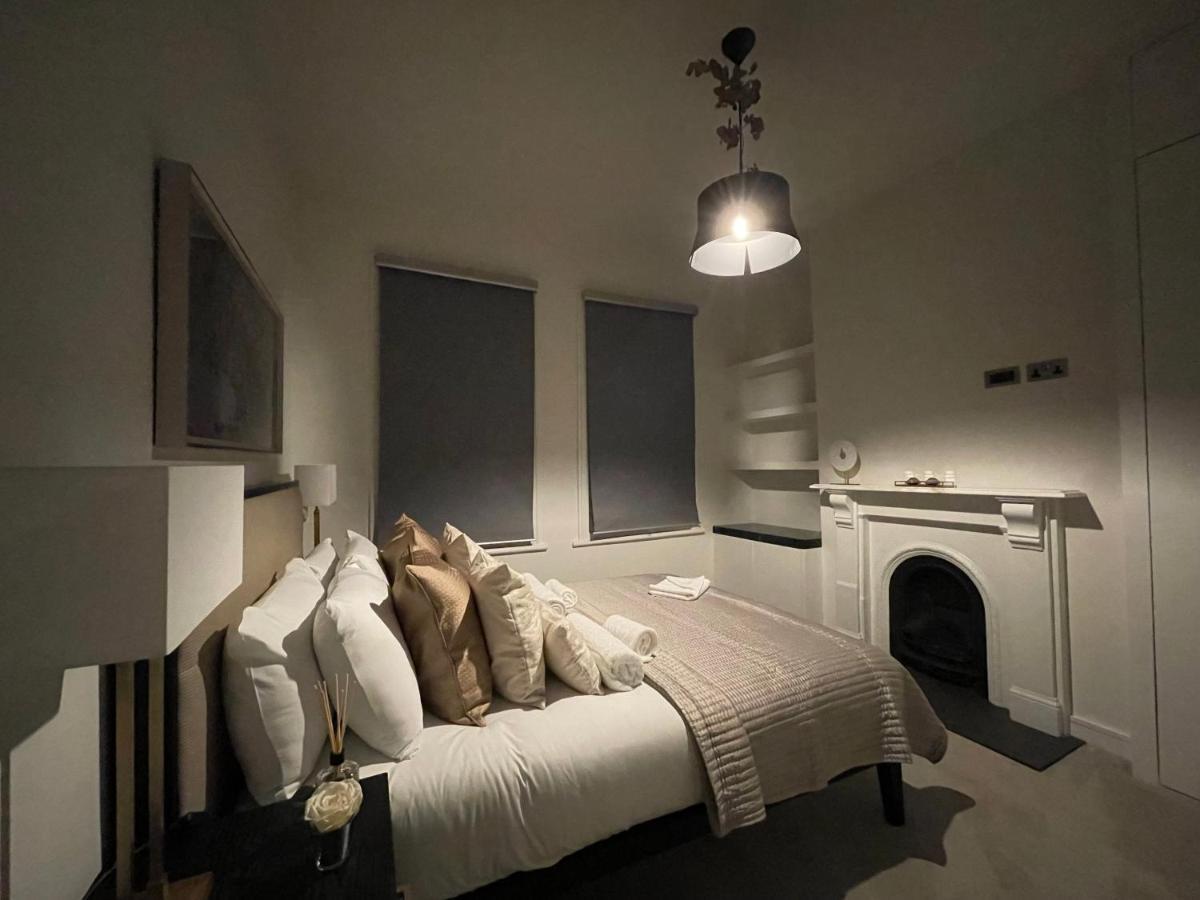Spacious 4br, 2ba London