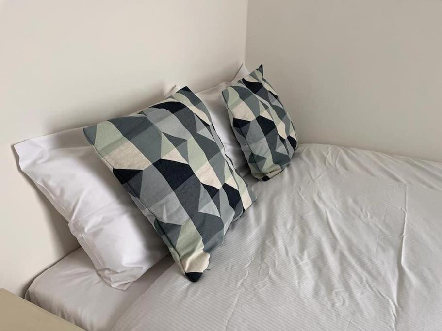 2 Bed Flat In Canning Town