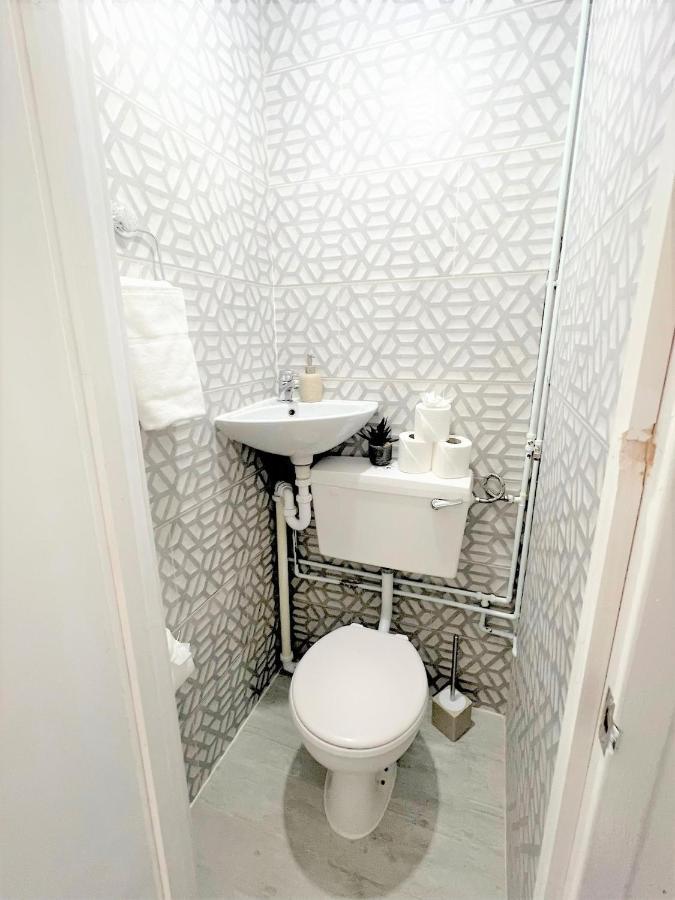 Stepney Comfy Double Bed 14 Pensionat