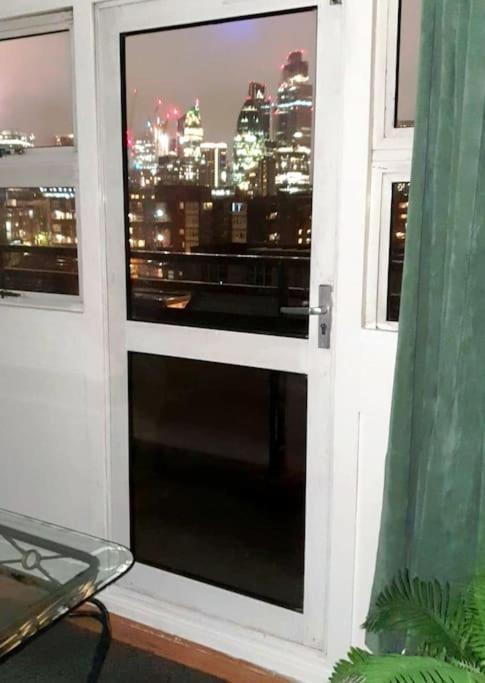 Apartment Entire Close To *