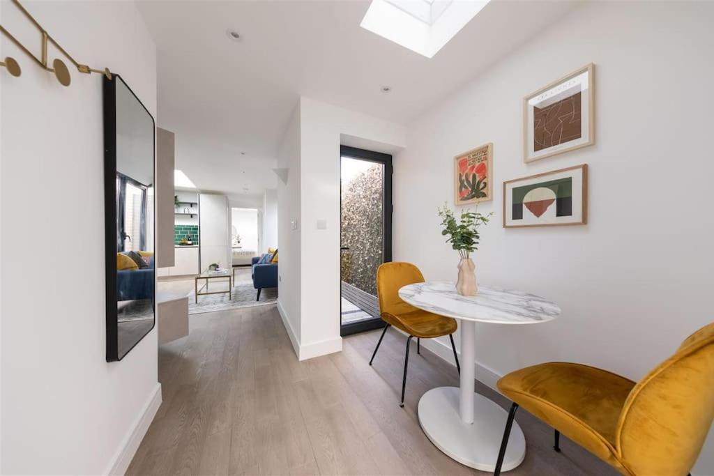 Cozy Leyton House With Garden And Small Terrace