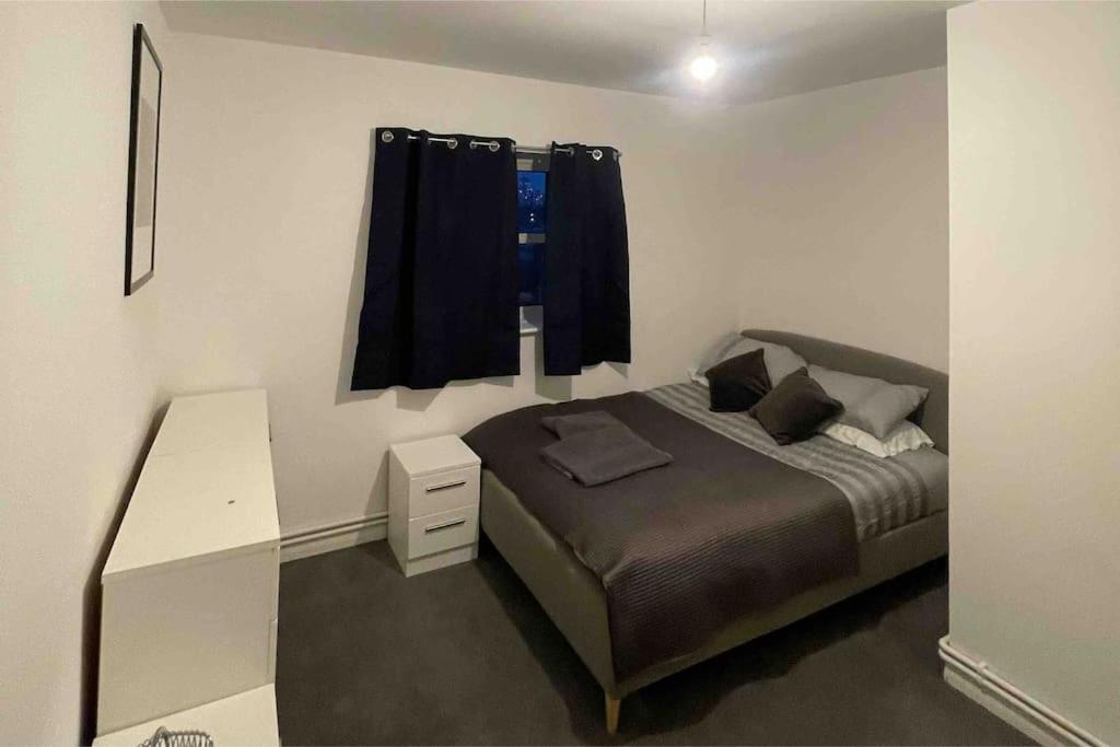Lovely Spacious Entire 1 Bedroom - New Management *