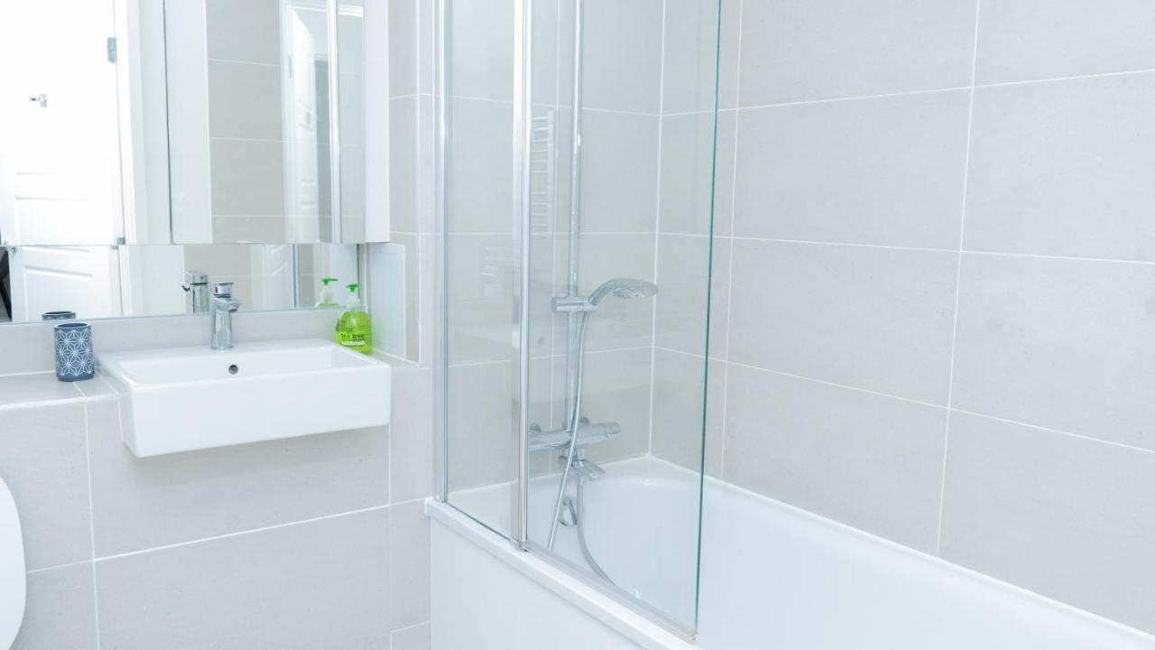 Guerneville 1 Bedroom Luxury Royal Wharf By Excel Exhibition Centre Apartment *