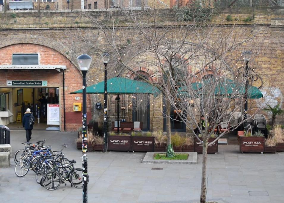 Stylish Peckham 10 Seconds From Station Londen