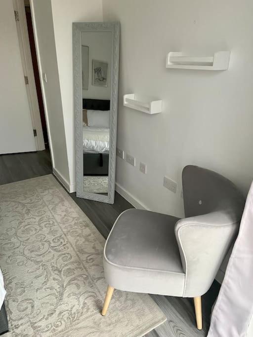 Modern 1-bedroom Close To City Airport Lejlighed