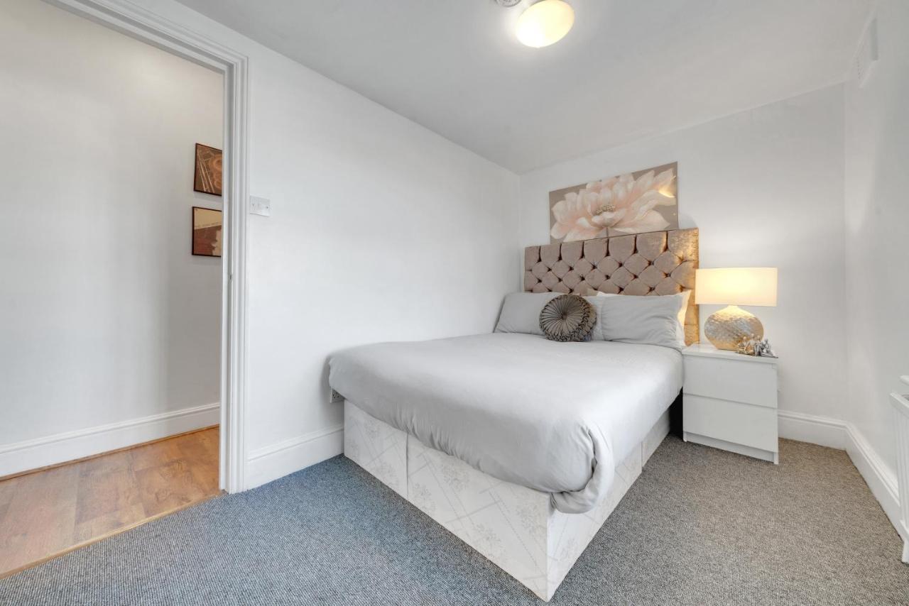 Appartement Modern Deluxe 2 Bedroom In Canning Town Excel Centre Londen