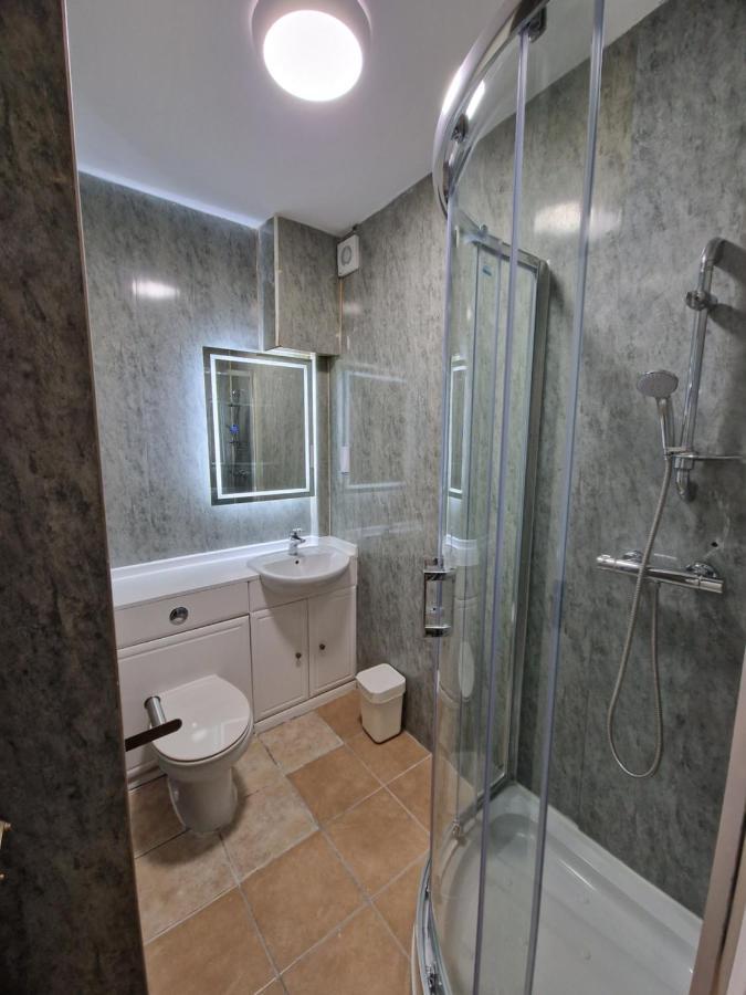 Affordable In Shared Flat, Bridge Privatunterkunft