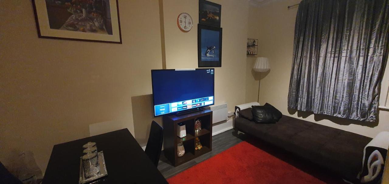 2 Bedroom Flat In Lewisham Sleep 8 Guest Londra