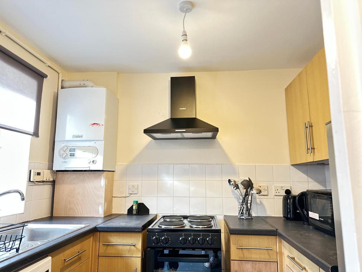 Cosy Home, 10min Drv From Canary Wharf & Stratford Lägenhet London
