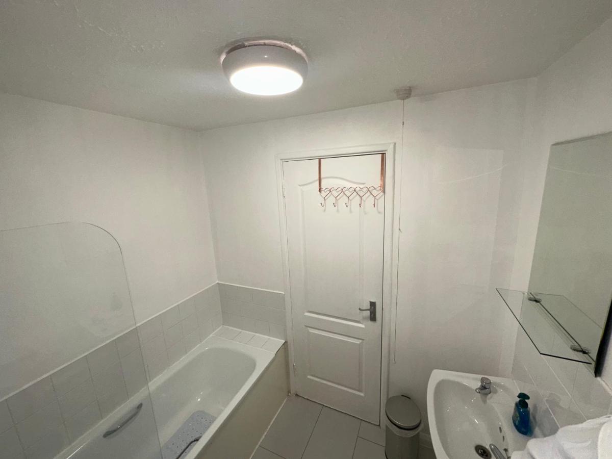 Cosy Home, 10min Drv From Canary Wharf & Stratford * London
