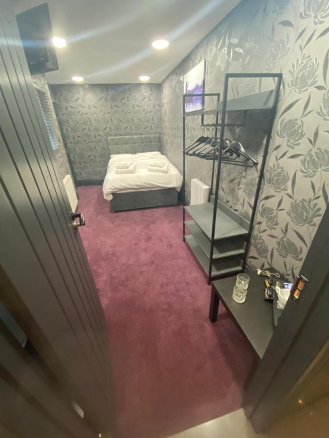Mannbuilding Guest house London