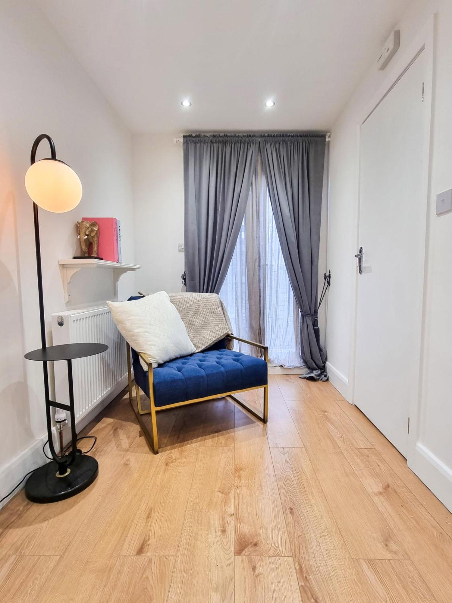 Designer Flat With Parking Near Peckham & Brixton Apartment London