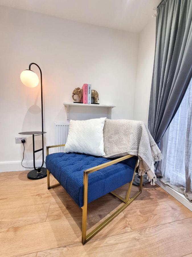 Apartment Designer Flat With Parking Near Peckham & Brixton