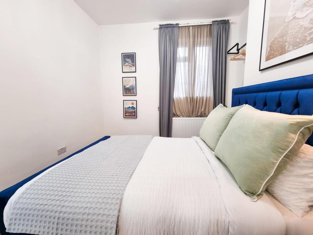 Designer Flat With Parking Near Peckham & Brixton London