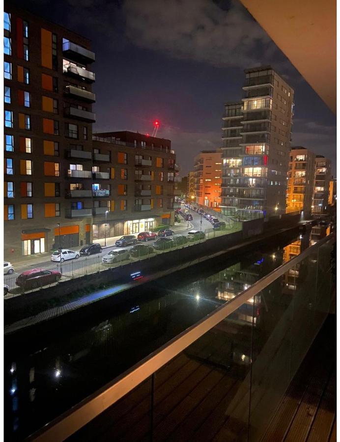 Lovely 2br W/ View Londen
