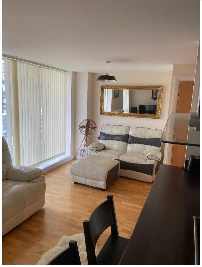 Lovely 2br W/ View Londen