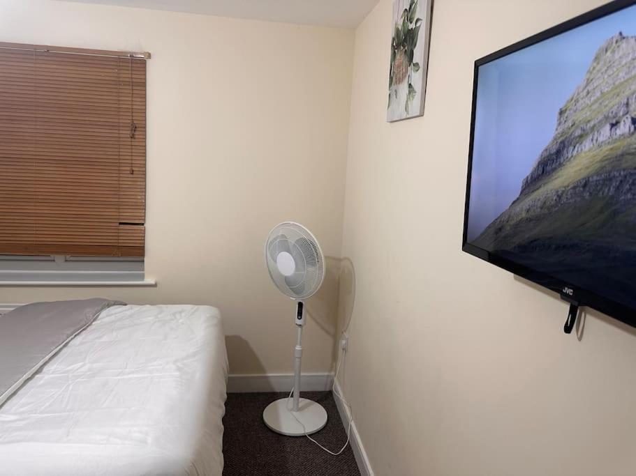Justalf Facilities-spacious 2-bed In Thamesmead, Greenwich *