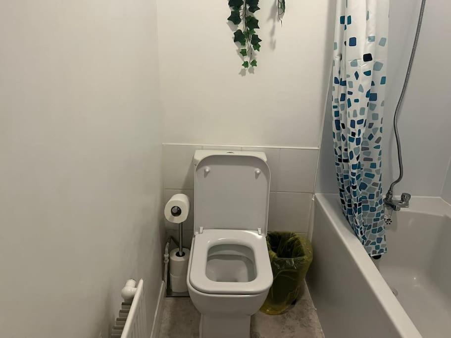 Perfect For Families And Friends - 2 Bedroom In - Peckham Appartement