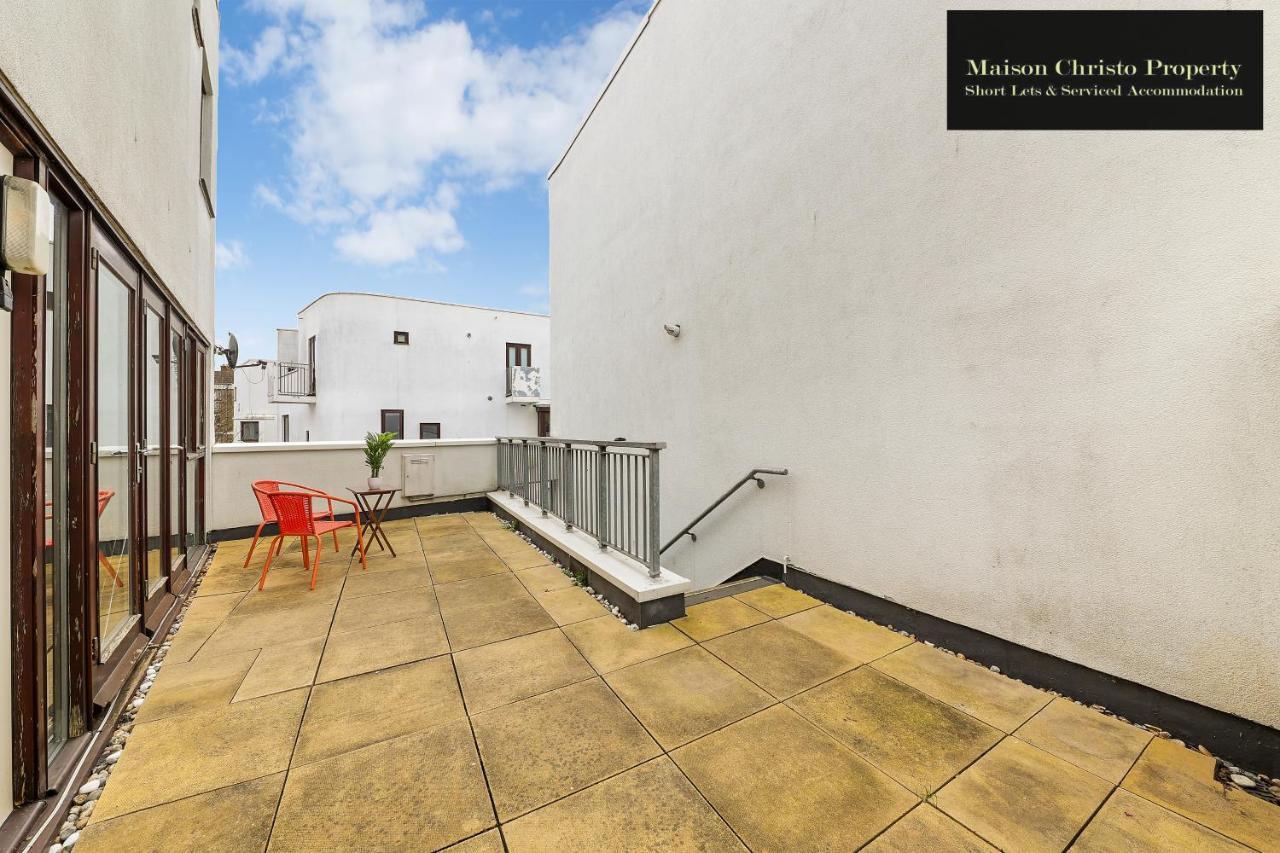 Eden 2bedroom Sleeps 6 In With Wifi & Leisure By Maison Christo Short Lets & Serviced Leilighet London
