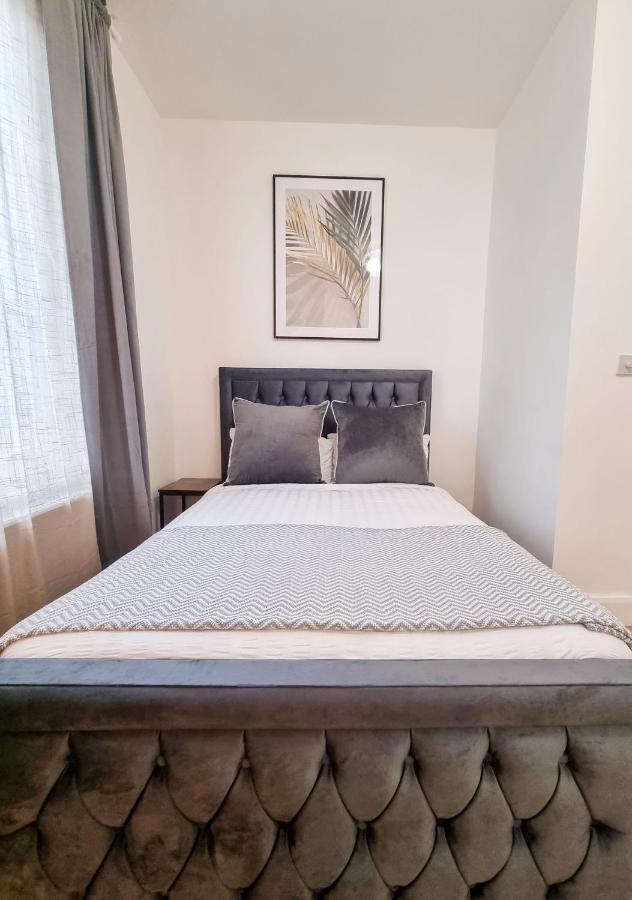 Designer Flat With Parking Near Peckham & Brixton London