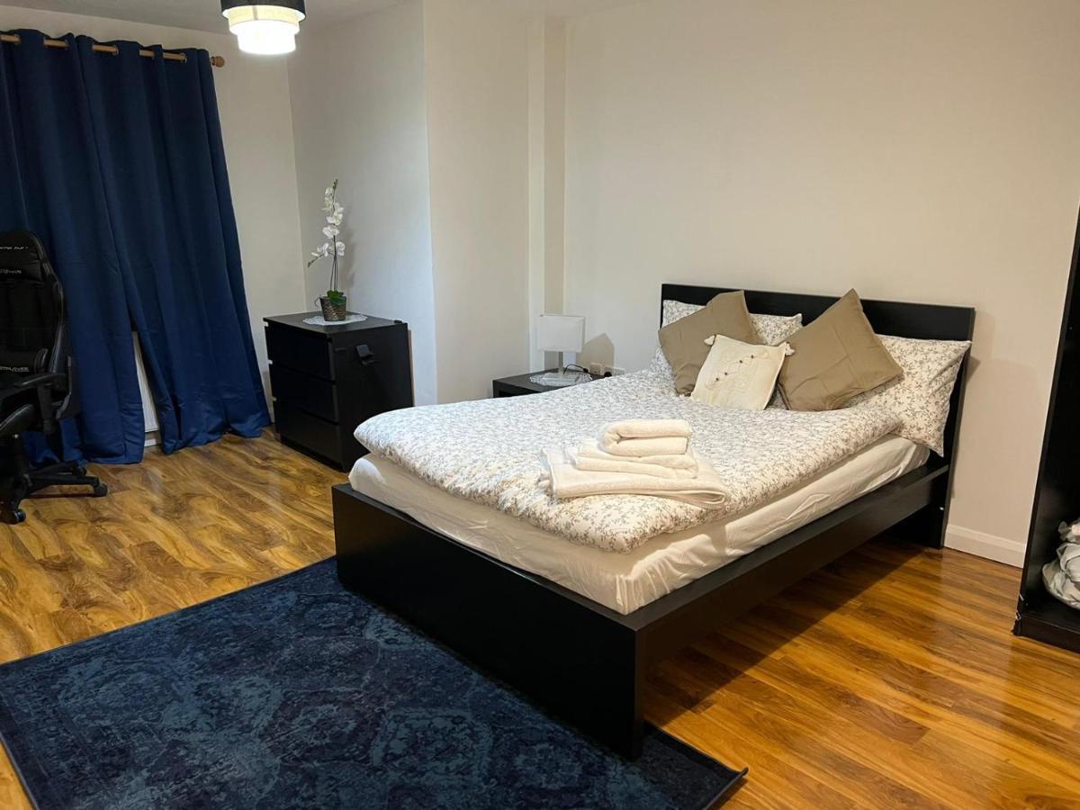 Perfect For Families And Friends - 2 Bedroom In - Peckham Appartement