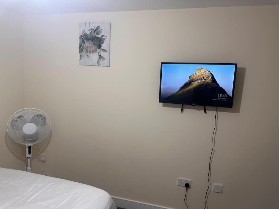 Justalf Facilities-spacious 2-bed In Thamesmead, Greenwich London
