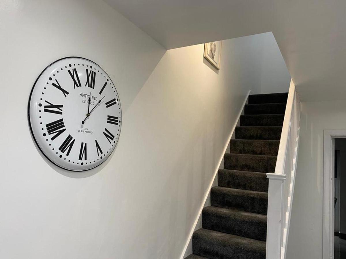 Modern Executive 2-bed In *