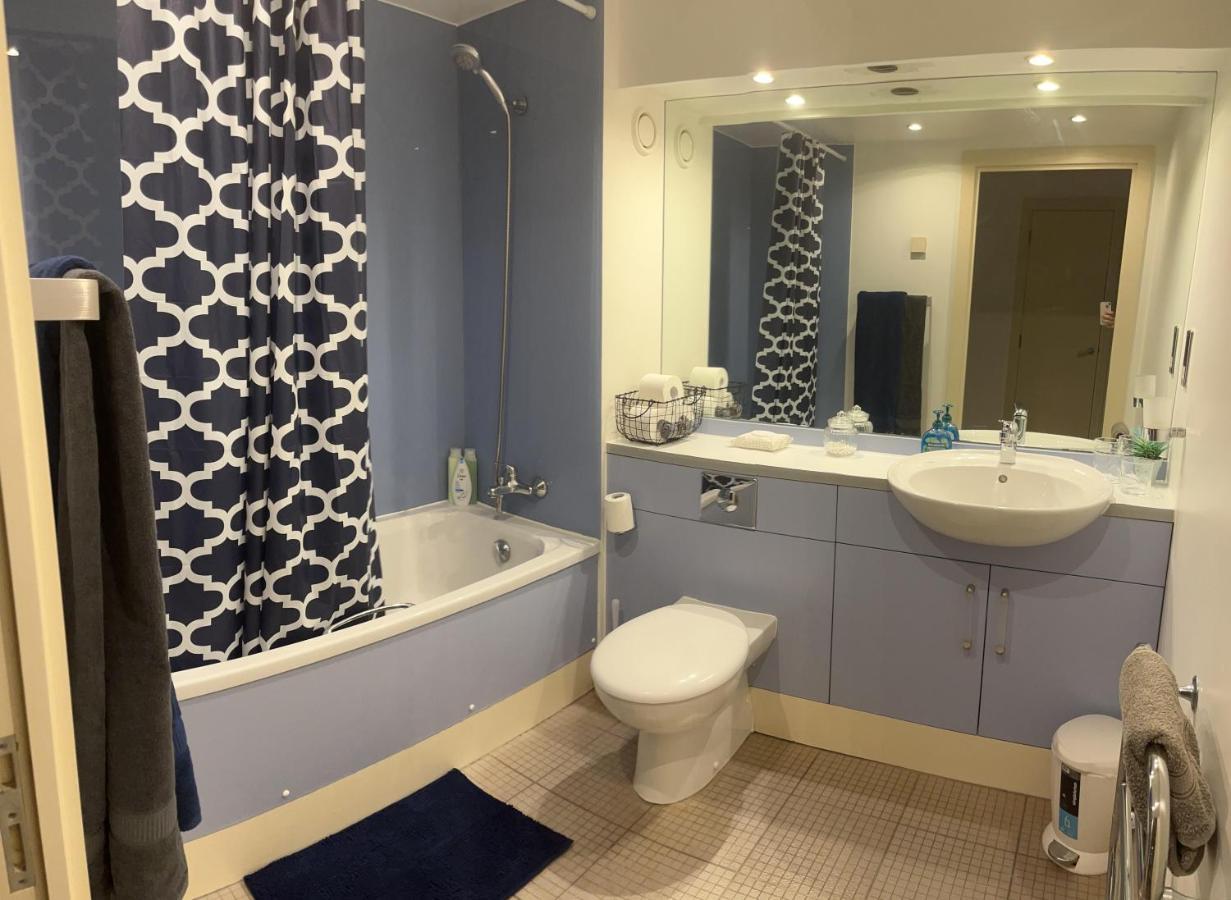 Homestay Large And Private Bathroom London