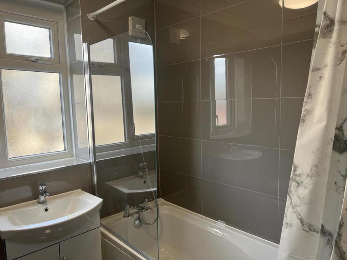 Modern Executive 2-bed In Apartment London