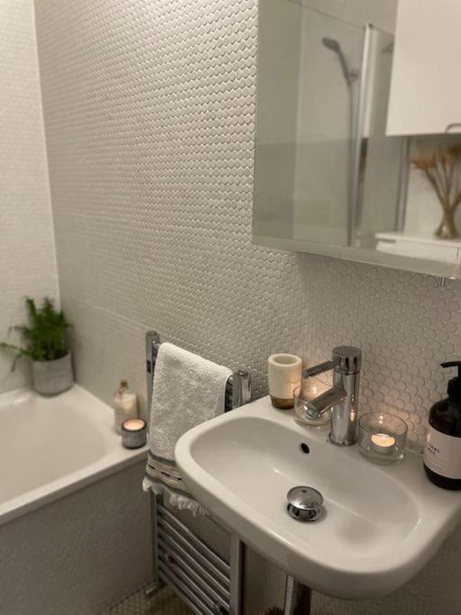 Shoreditch Cosy Flat, Next To Van Gogh Exhibition * London