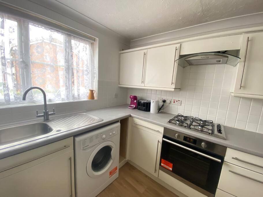 Lejlighed Beautiful 3 Bedroom House With The Transport Links To London, The Excel Centre, Canary Wharf, The O2! With A Driveway And Private Garden! *