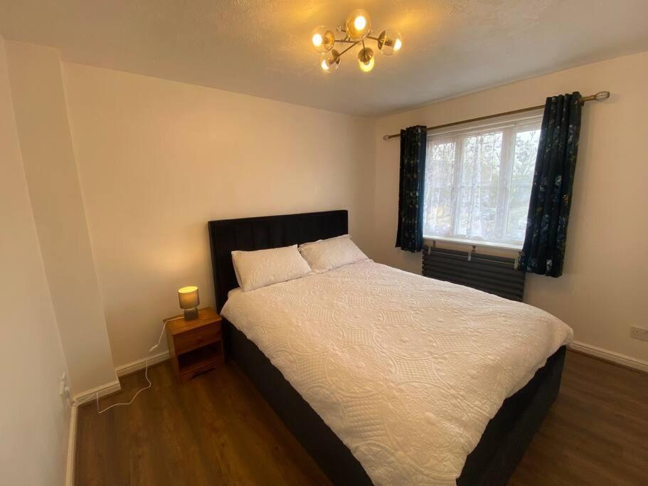 Lejlighed Beautiful 3 Bedroom House With The Transport Links To London, The Excel Centre, Canary Wharf, The O2! With A Driveway And Private Garden!