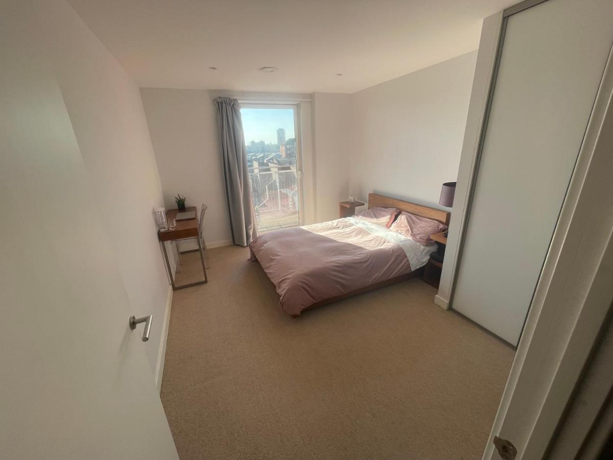 Privatunterkunft Bright Spacious En-suite W/ Views - 8min From Bridge! London