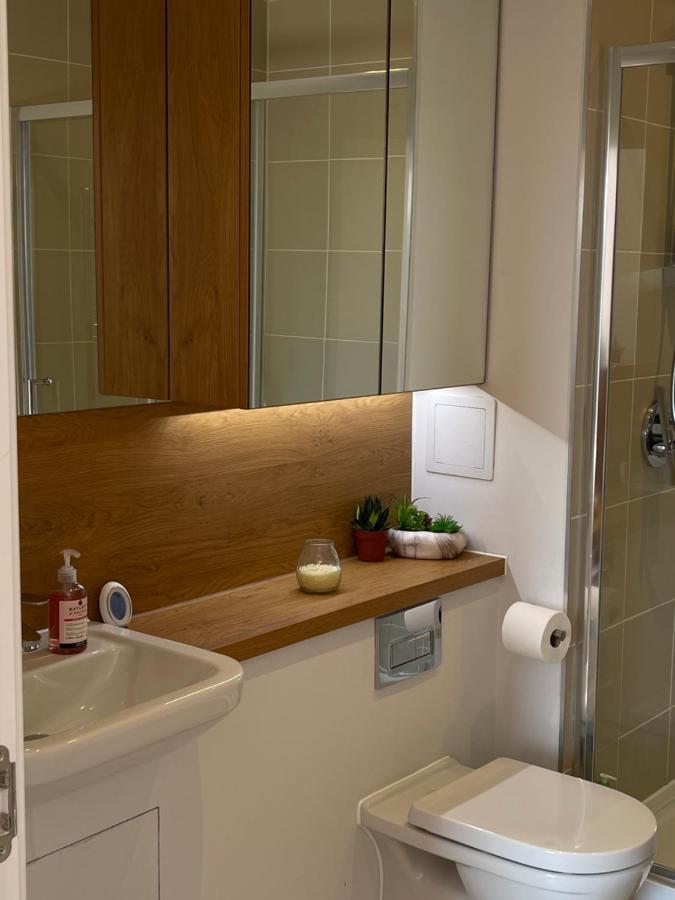 Bright Spacious En-suite W/ Views - 8min From Bridge! Privatunterkunft *