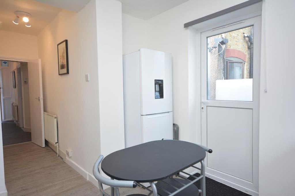 Vakantiehuis 4 Bedroom House In East *