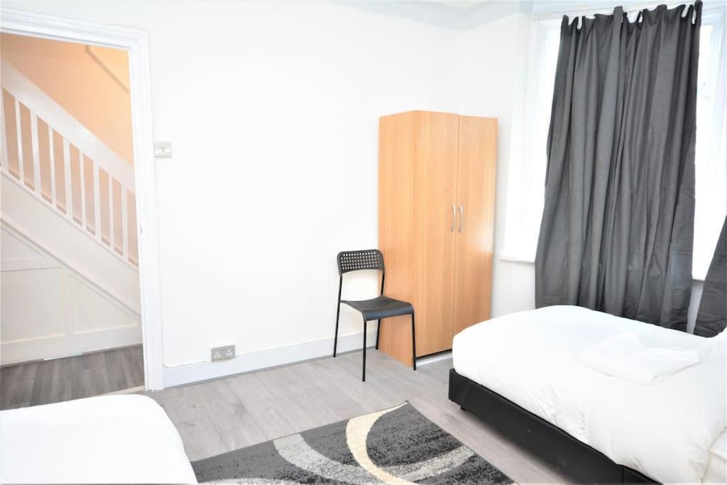 Vakantiehuis 4 Bedroom House In East