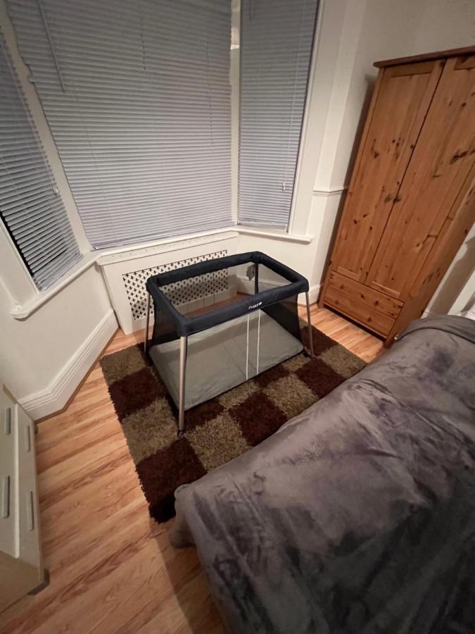 Entire Luxury 4 Bedroom Victorian House With 2 En-suite - Forest Hill, Lägenhet London