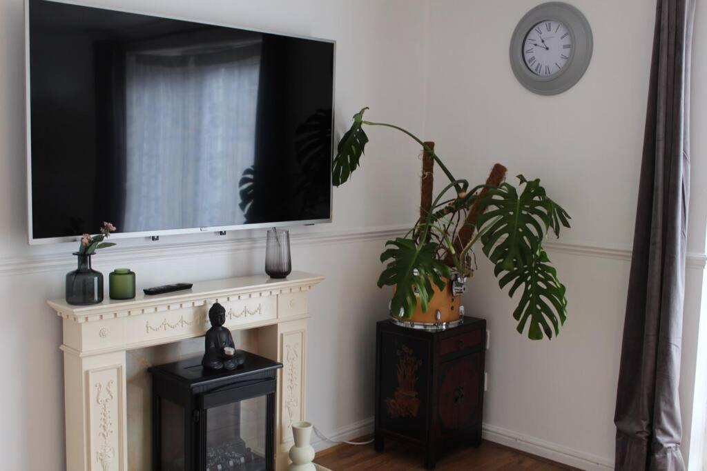 Lejlighed Beautiful 3 Bedroom House With The Transport Links To London, The Excel Centre, Canary Wharf, The O2! With A Driveway And Private Garden!