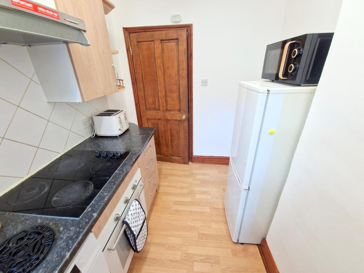 Apartment Two Bedroom Near Lewisham Station *