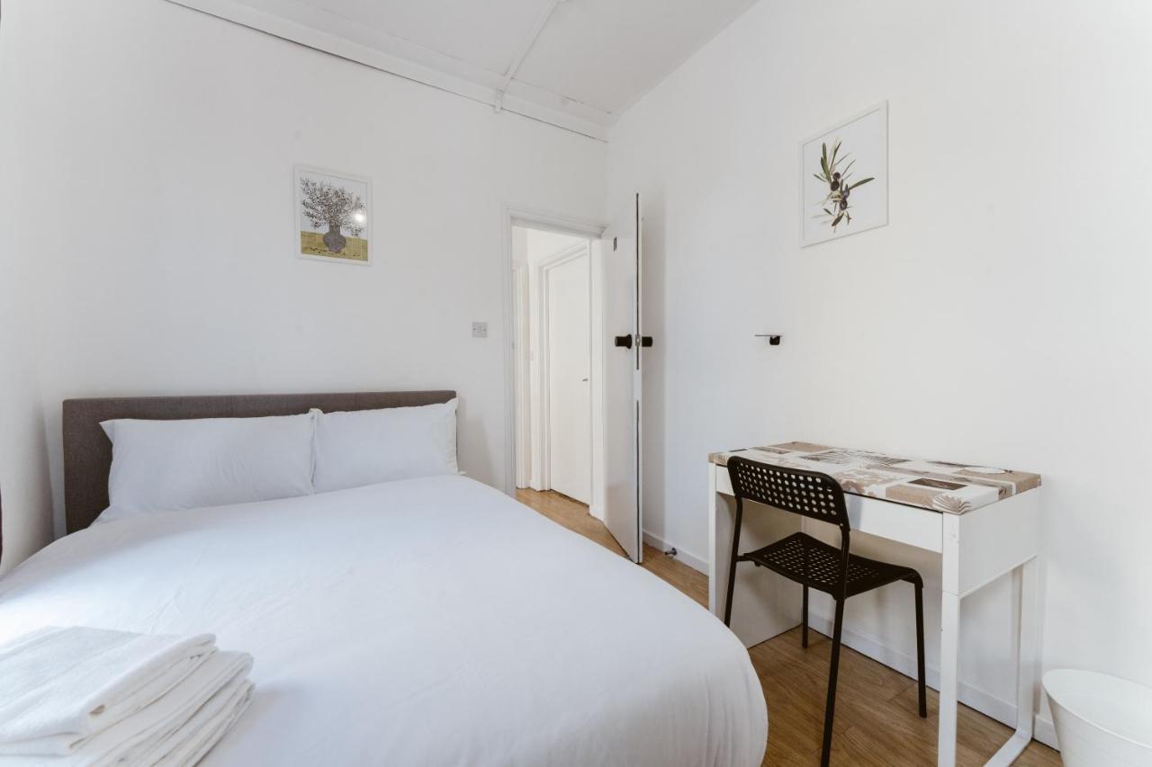 Mile End Double 27 Guest house *