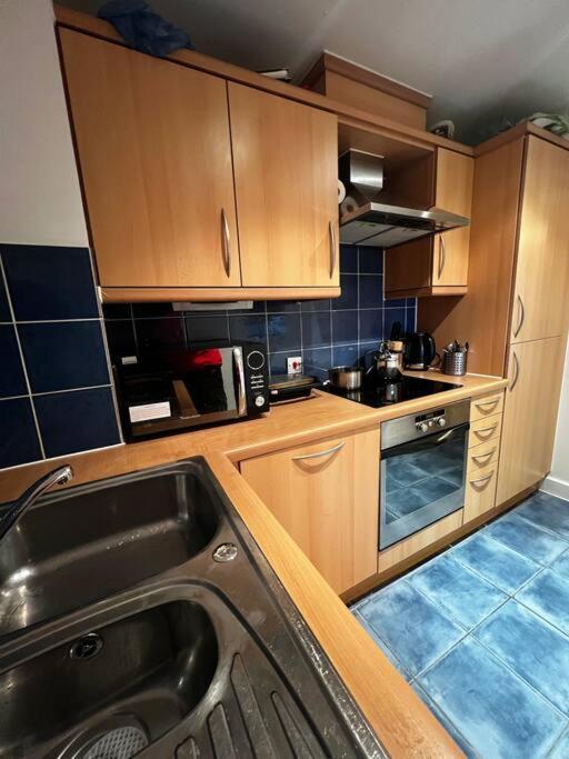Stylish One Bedroom Flat Furnished * Londra