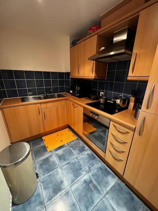 Stylish One Bedroom Flat Furnished *