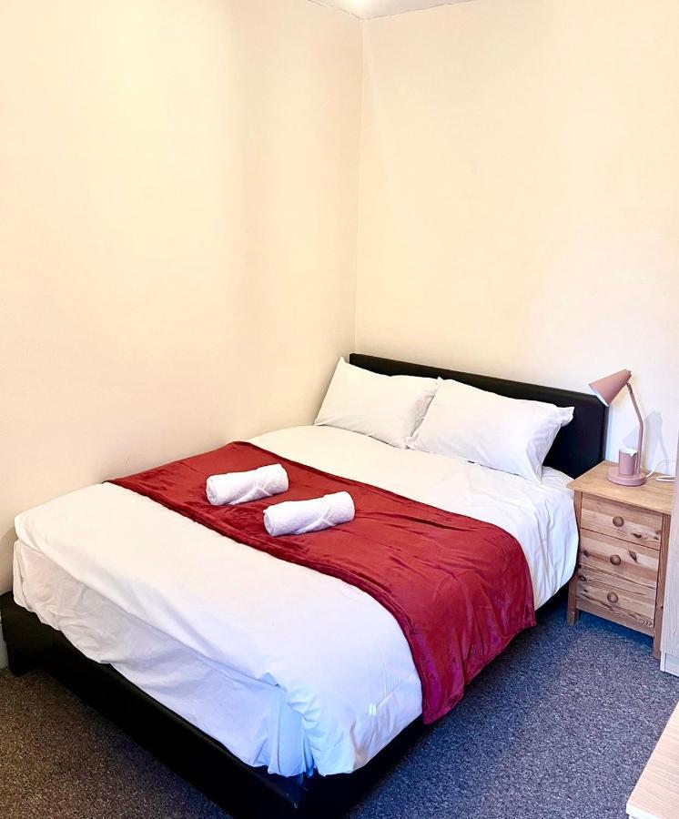 Aldgate Apartment London