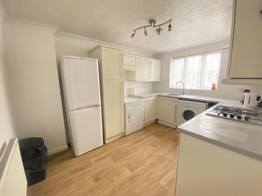 Beautiful 3 Bedroom House With The Transport Links To London, The Excel Centre, Canary Wharf, The O2! With A Driveway And Private Garden! Lejlighed