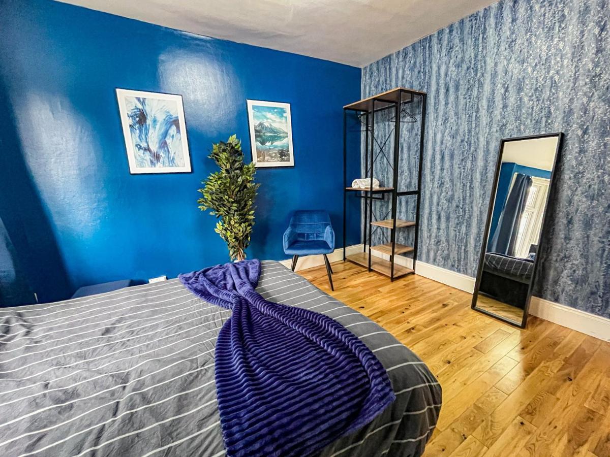 Swanky Townhouse In The Heart Of East *